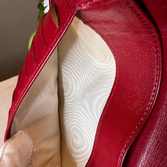 CHANEL Rare Deep Red Patent Leather w/ Silver CC Logo Bifold Organizer Wallet - Picture 6 of 10